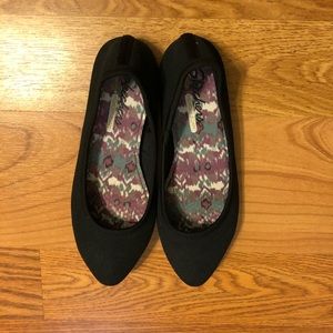 Black memory foam flats